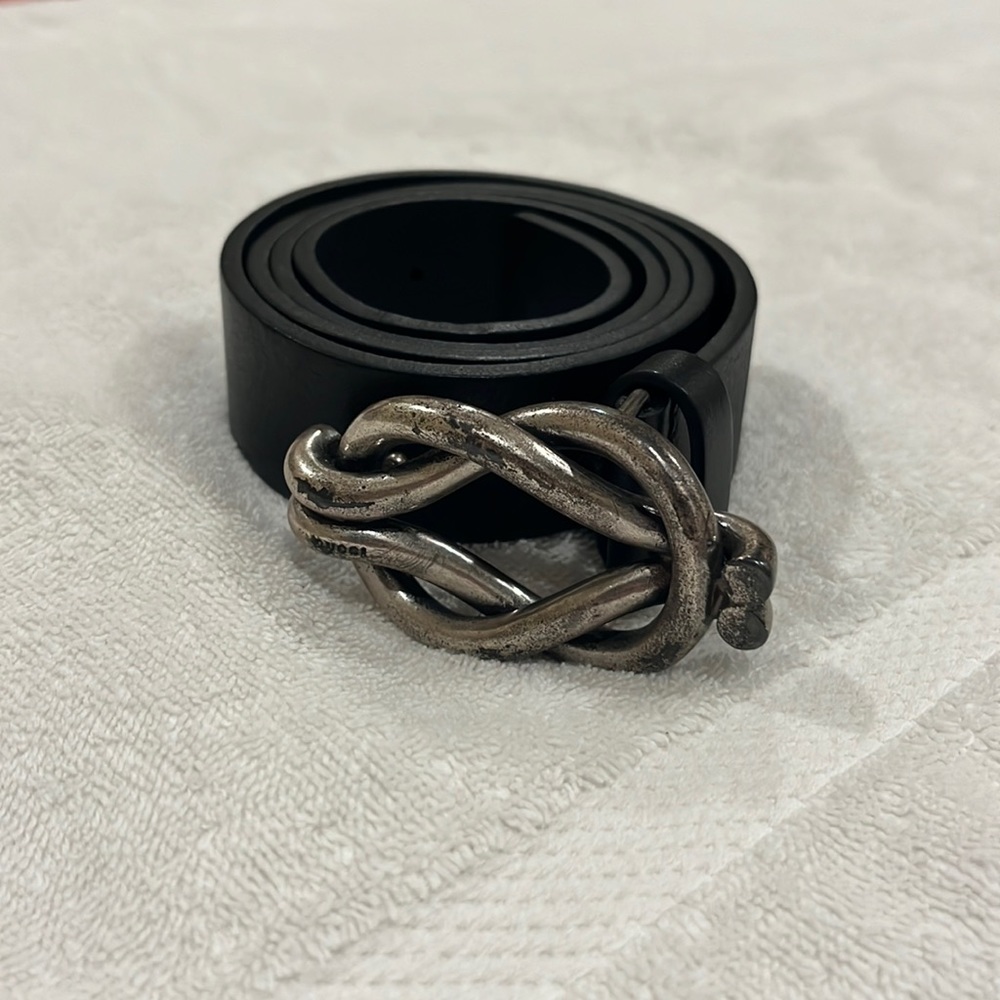 Gucci calfskin knotted buckle belt - never worn